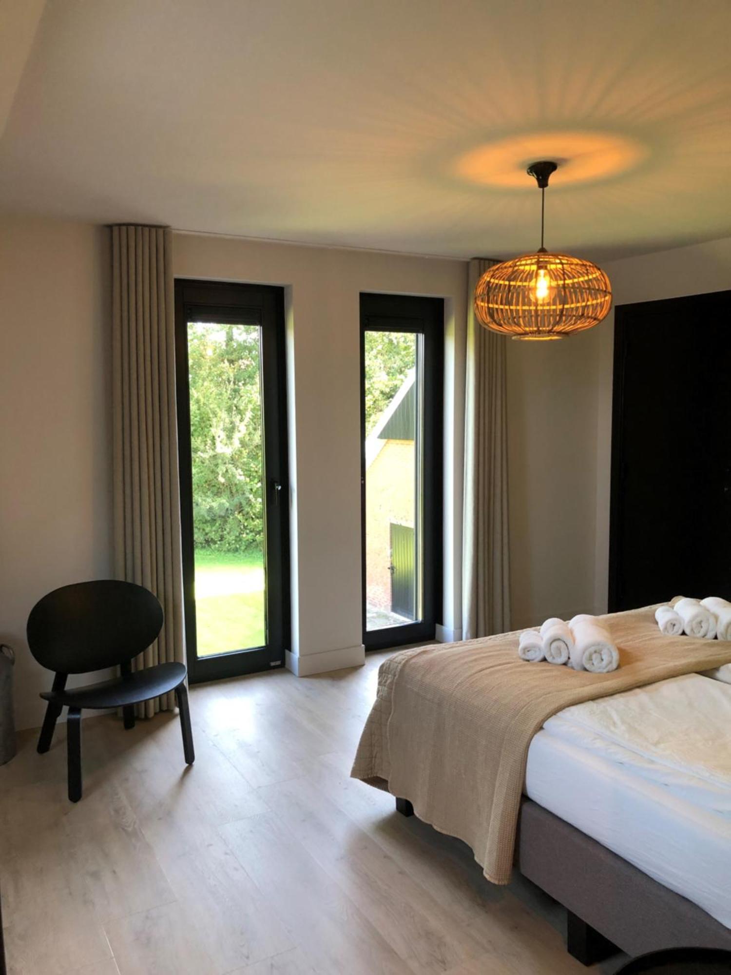 Smithoes Groot-Agelo Buitenkant foto